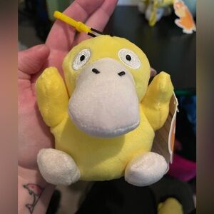Psyduck Pokémon keychain plush